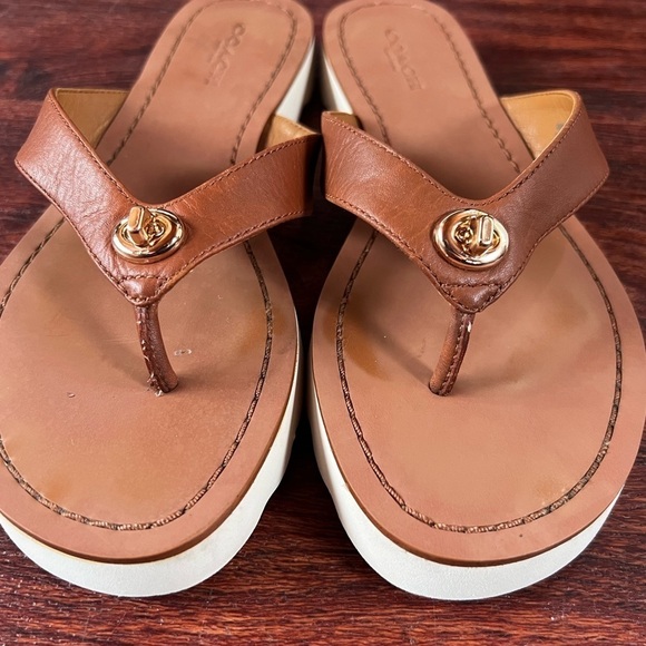 COPY - Coach Shelley flip flops - Picture 2 of 11